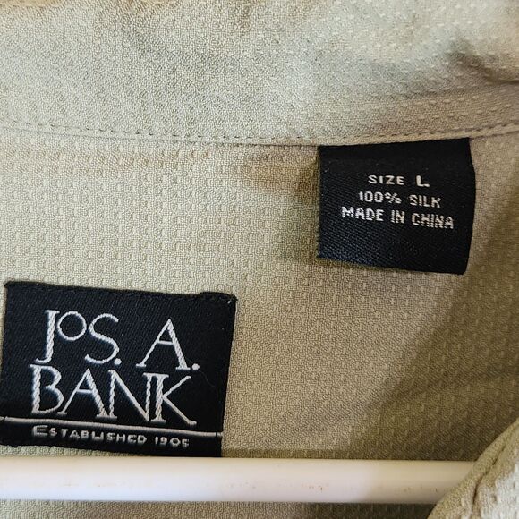 Jos A Bank men's Shirt Silk green Button natural casual Short Sleeve Size L - Picture 2 of 6